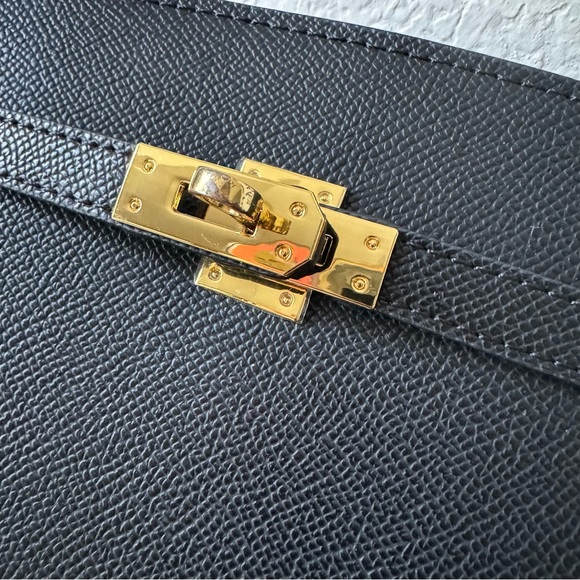 *READ Black Epsom Leather Mini Sport Bag Belted Front Structured Crossbody B8 - Picture 3 of 15